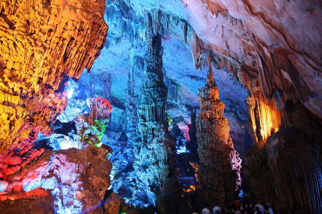 La Cueva de la Flauta de Caña un tesoro natural en China